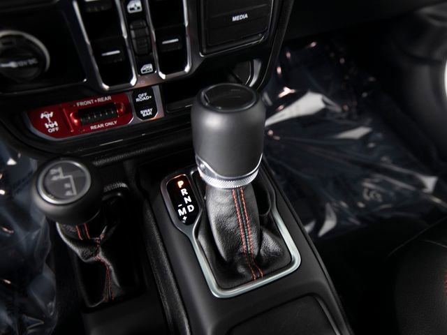 Used 2023 Jeep Gladiator Rubicon w/ Cold Weather Group image 18