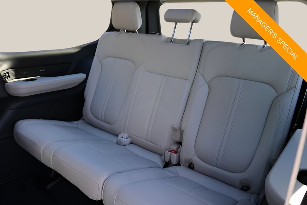 New 2026 Jeep Grand Wagoneer 4WD w/ Premium Group I image 16