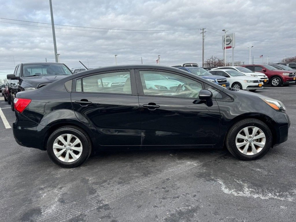 Used 2013 Kia Rio EX w/ Convenience Pkg image 2