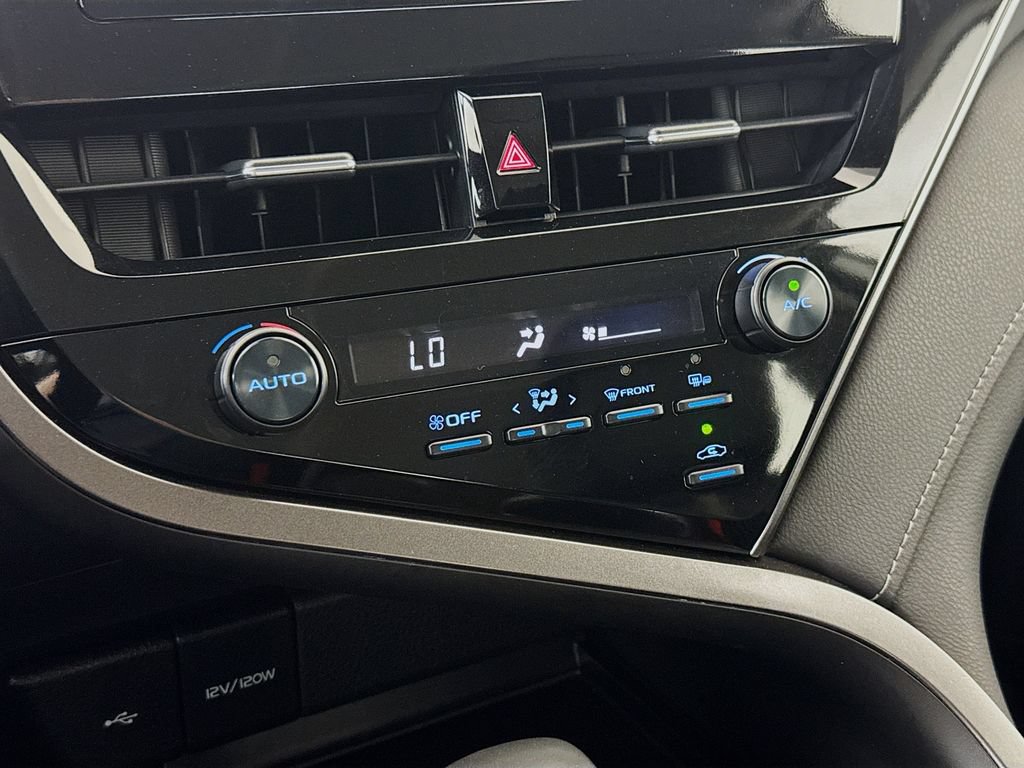 Used 2024 Toyota Camry SE FWD image 18