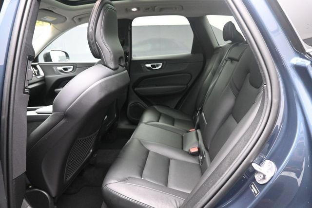 Certified 2024 Volvo XC60 B5 Core AWD/4WD image 21