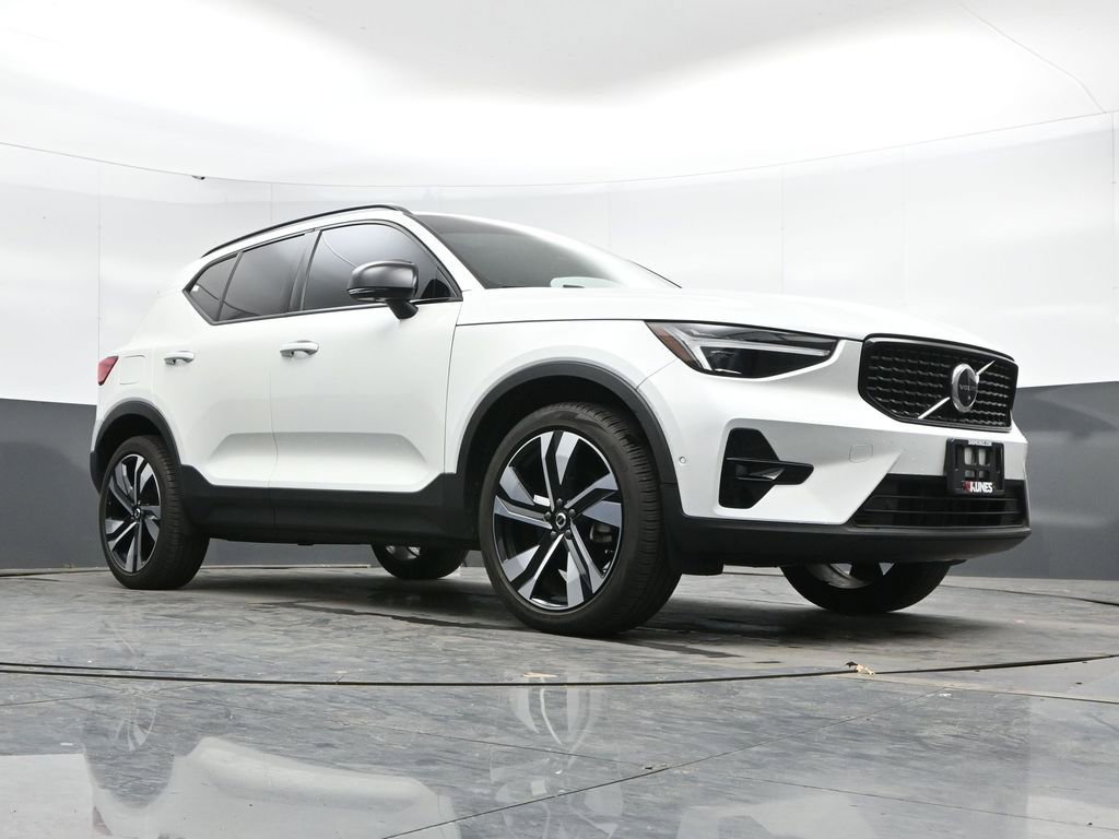 Used 2023 Volvo XC40 B5 Ultimate w/ Protection Package Premier AWD/4WD image 44