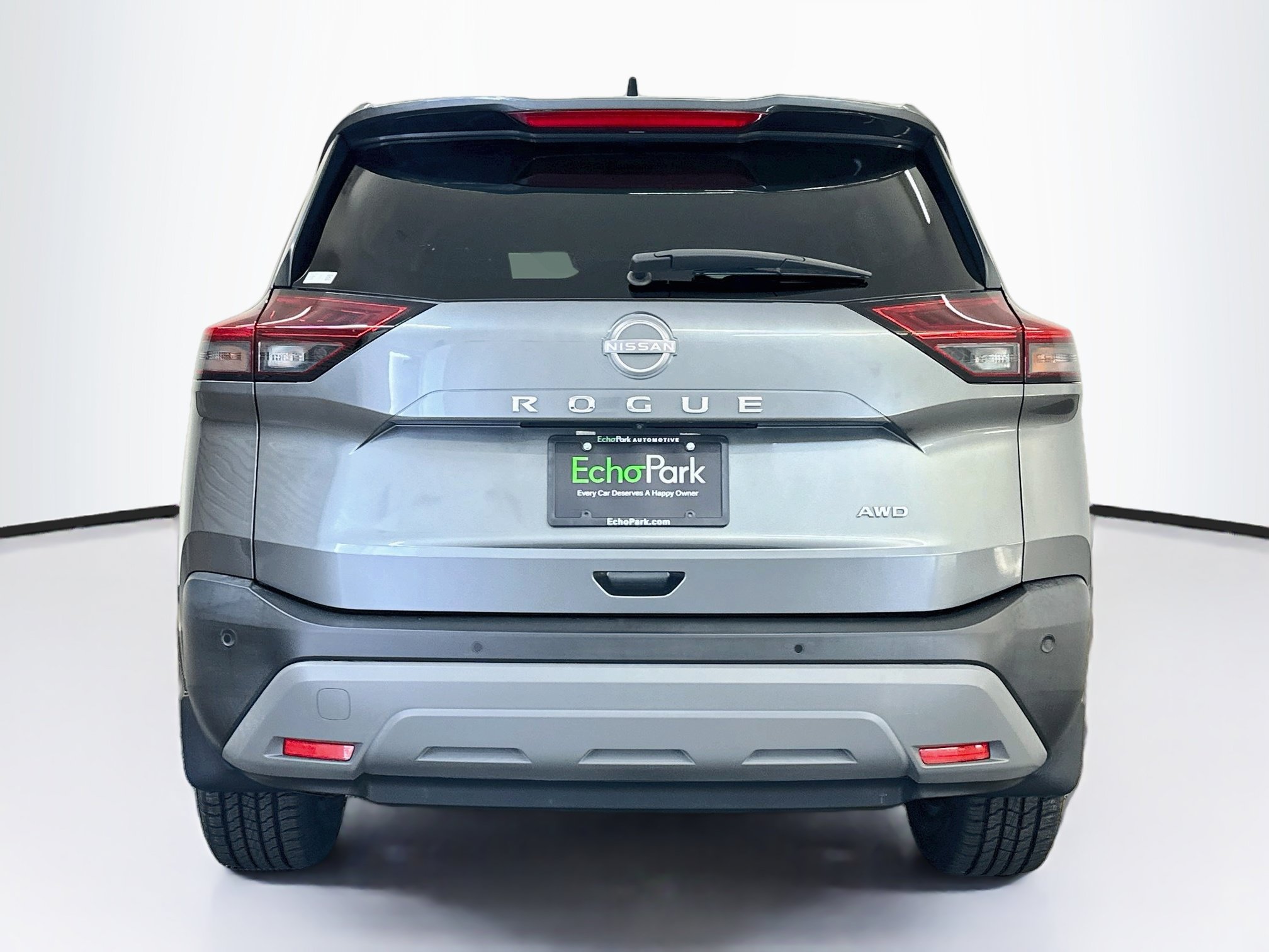 Used 2023 Nissan Rogue S AWD/4WD image 7