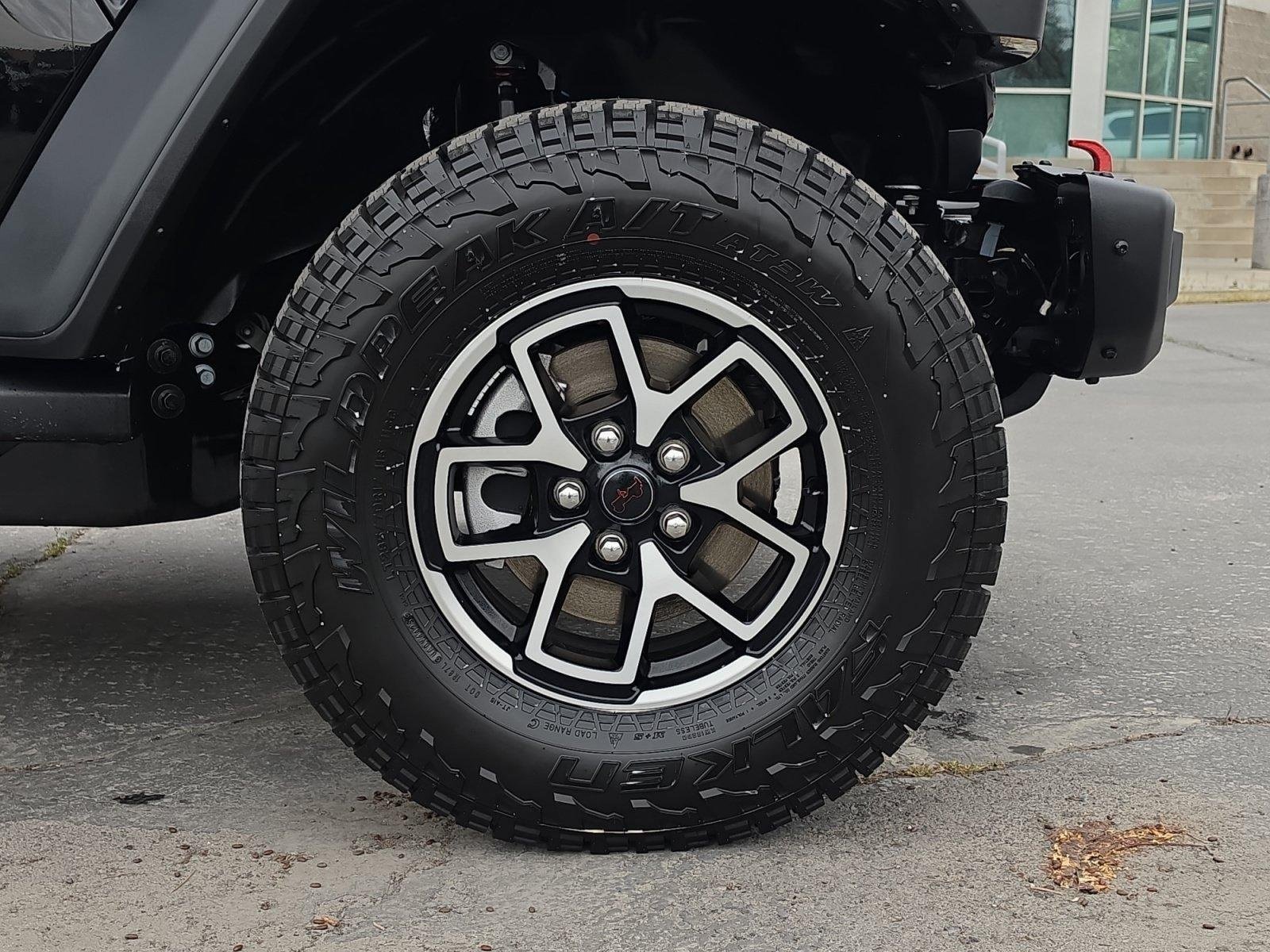 New 2026 Jeep Gladiator Rubicon w/ Steel Bumper Group AWD/4WD image 13