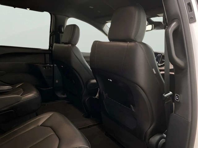 Used 2025 Chrysler Pacifica Select FWD image 23