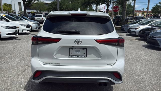Used 2023 Toyota Highlander XSE FWD image 6