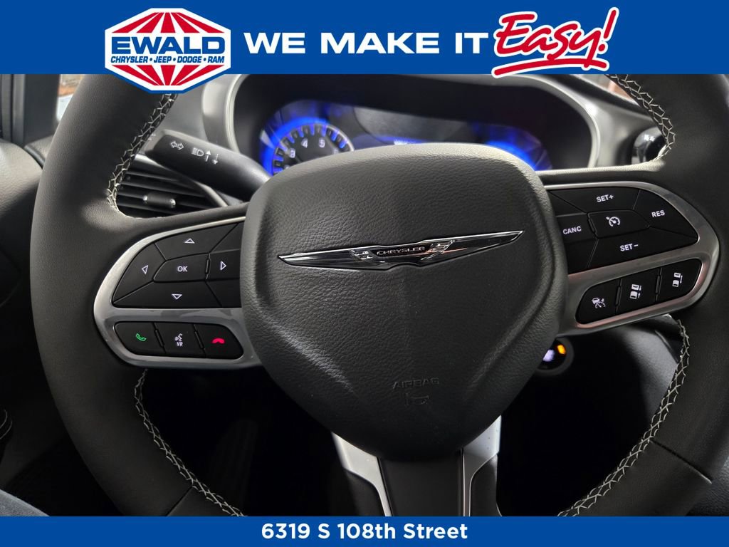 New 2026 Chrysler Pacifica Select FWD image 6