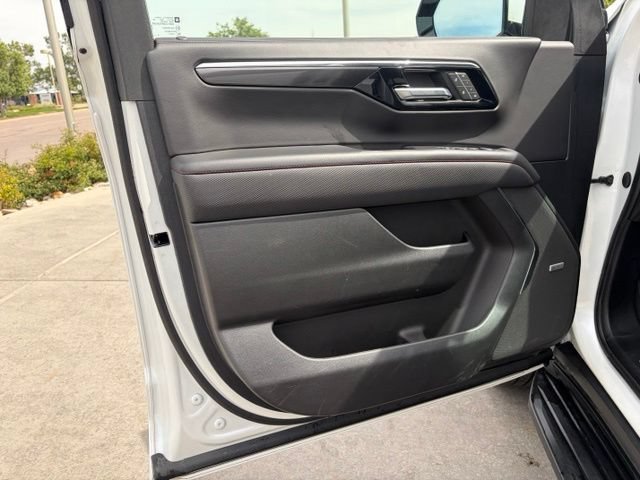 Used 2025 Chevrolet Suburban RST w/ Comfort Package AWD/4WD image 11