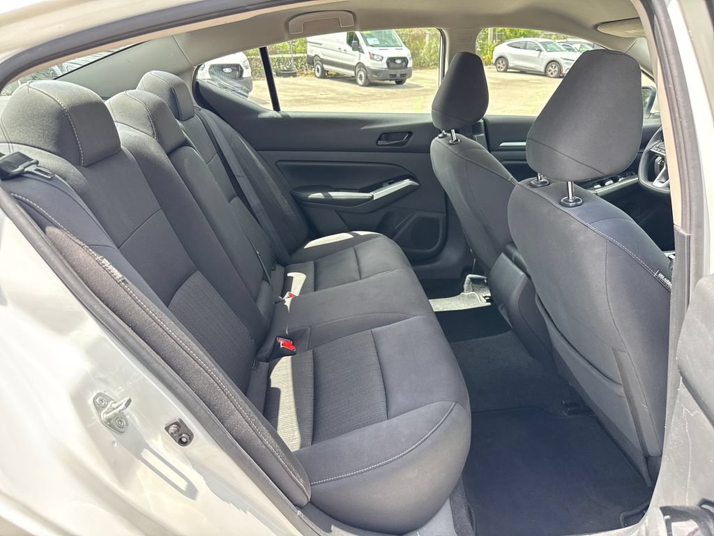 Used 2023 Nissan Altima 2.5 SV FWD image 23
