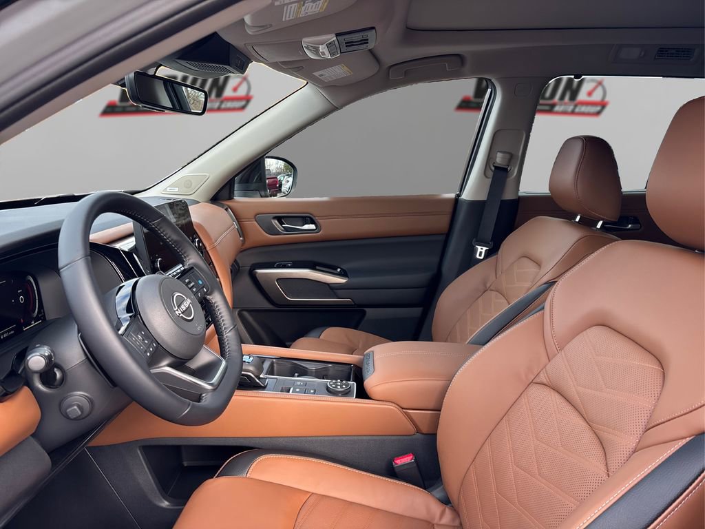 New 2025 Nissan Pathfinder Platinum w/ Cargo Package image 9