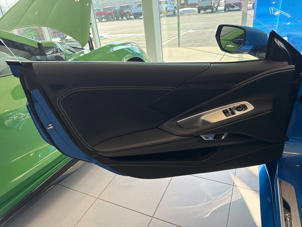 Used 2024 Chevrolet Corvette Stingray Coupe image 7