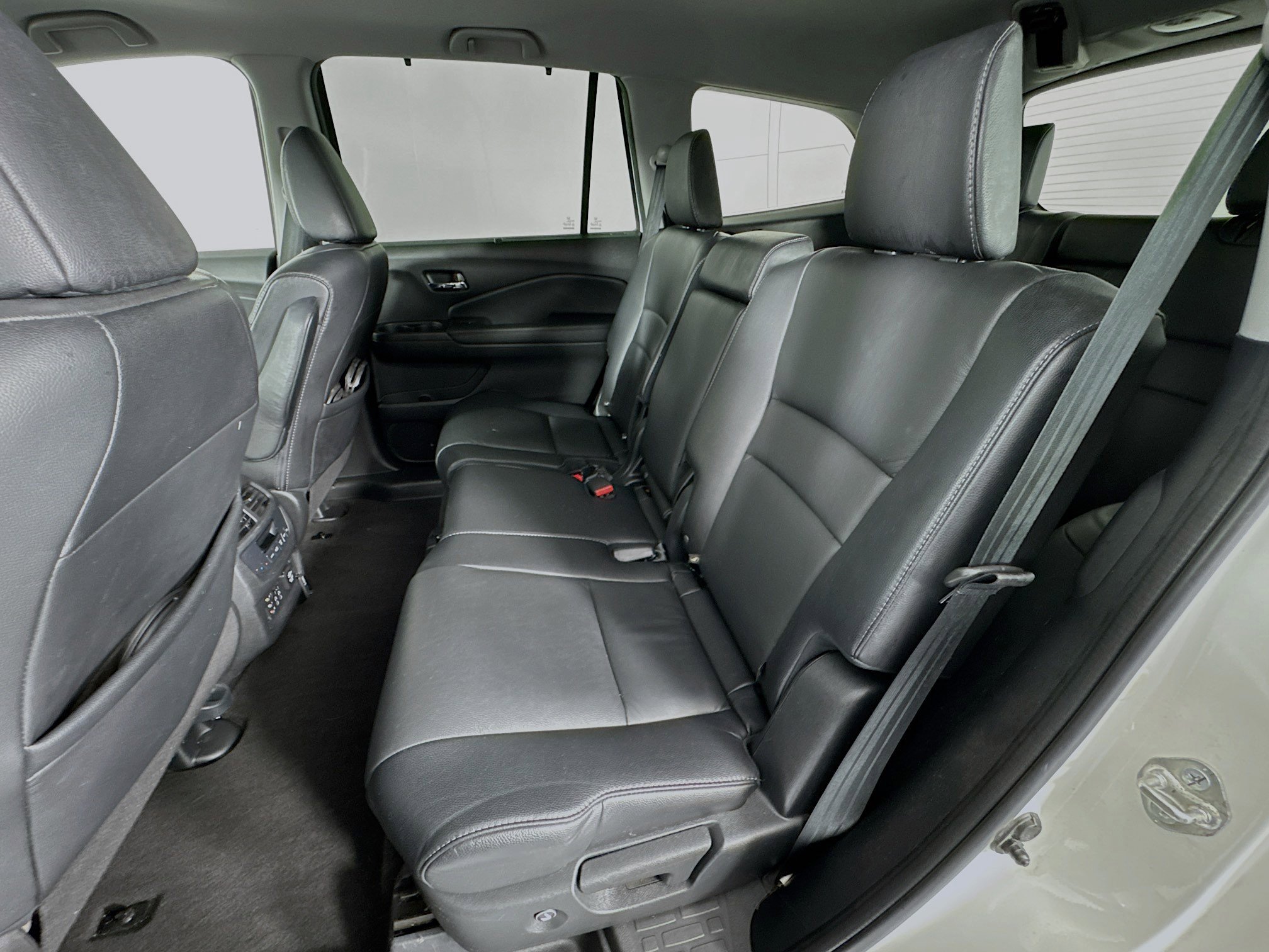 Certified 2018 Honda Pilot Touring image 25