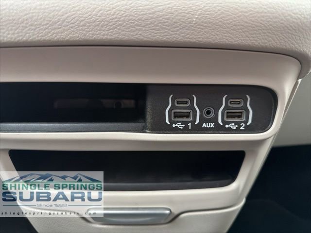 Used 2024 Chrysler Pacifica Touring-L FWD image 33