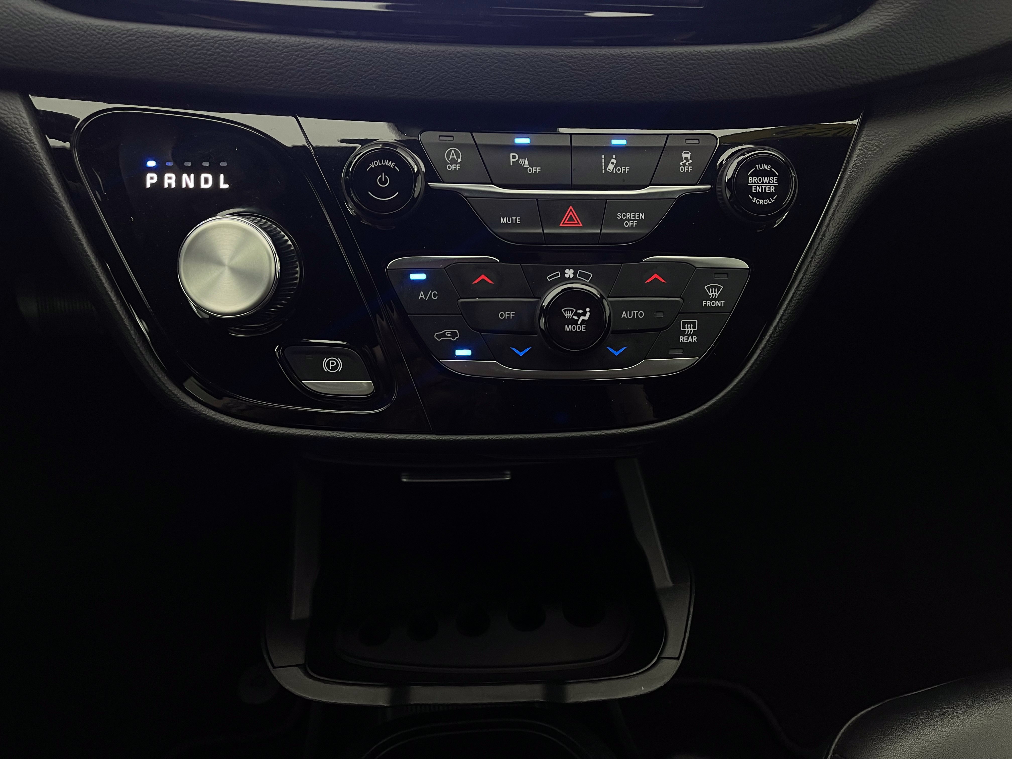 Used 2025 Chrysler Pacifica Select FWD image 29