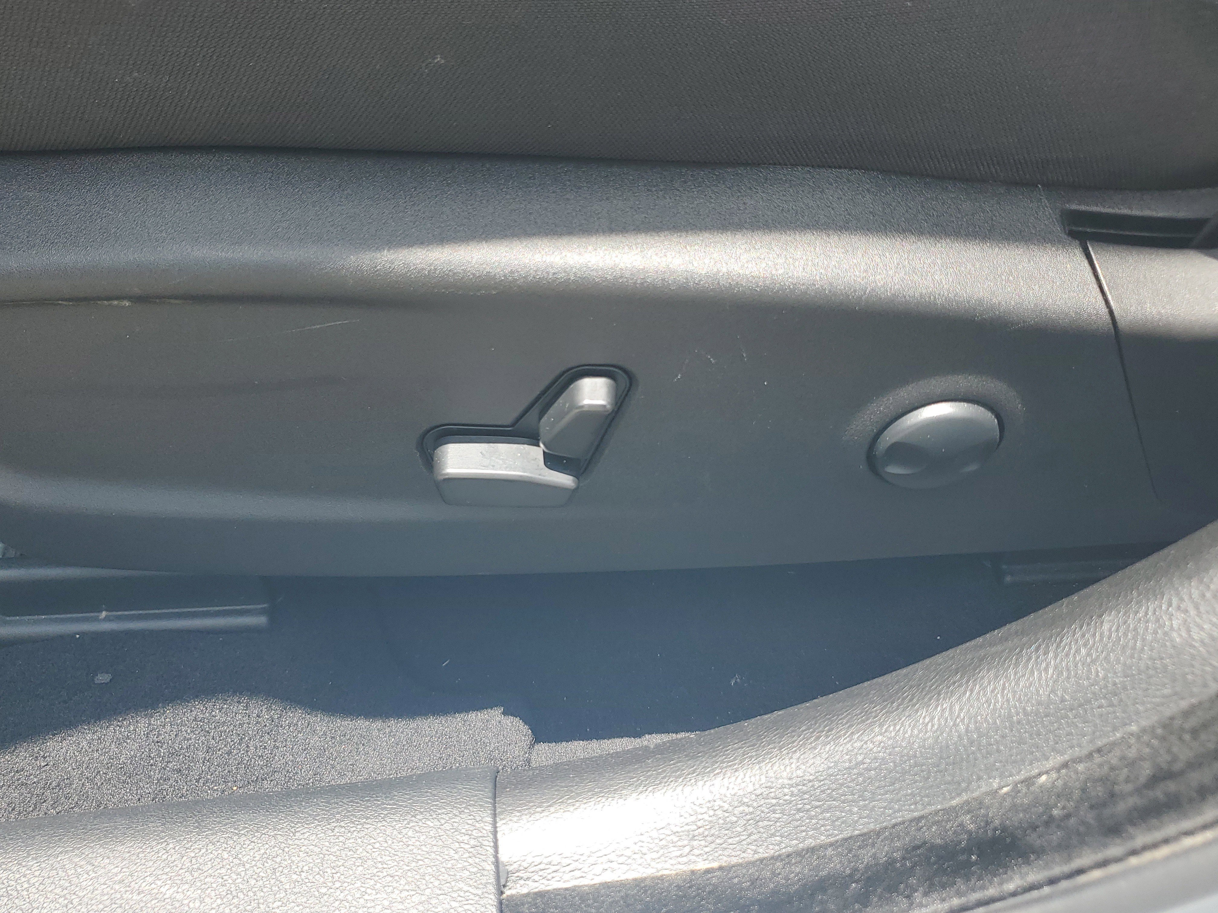 Used 2023 Dodge Charger SXT image 12