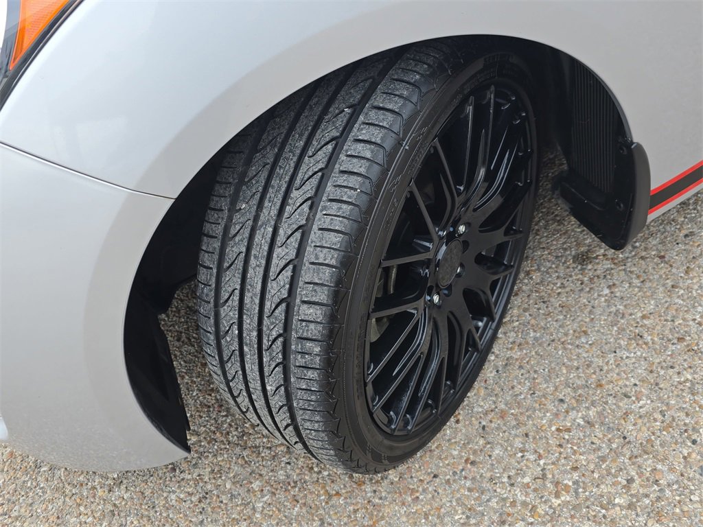 Used 2017 Hyundai Veloster Value Edition image 27