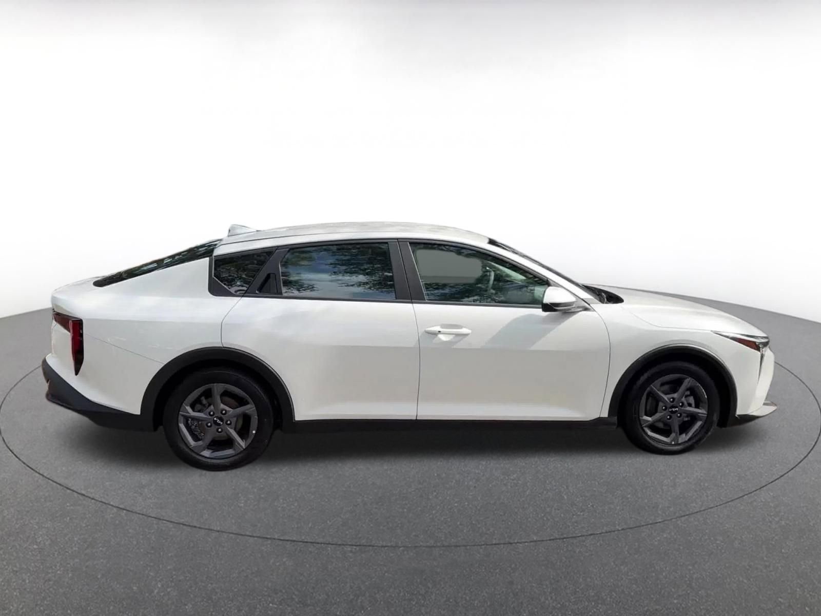 Used 2025 Kia K4 FWD image 16