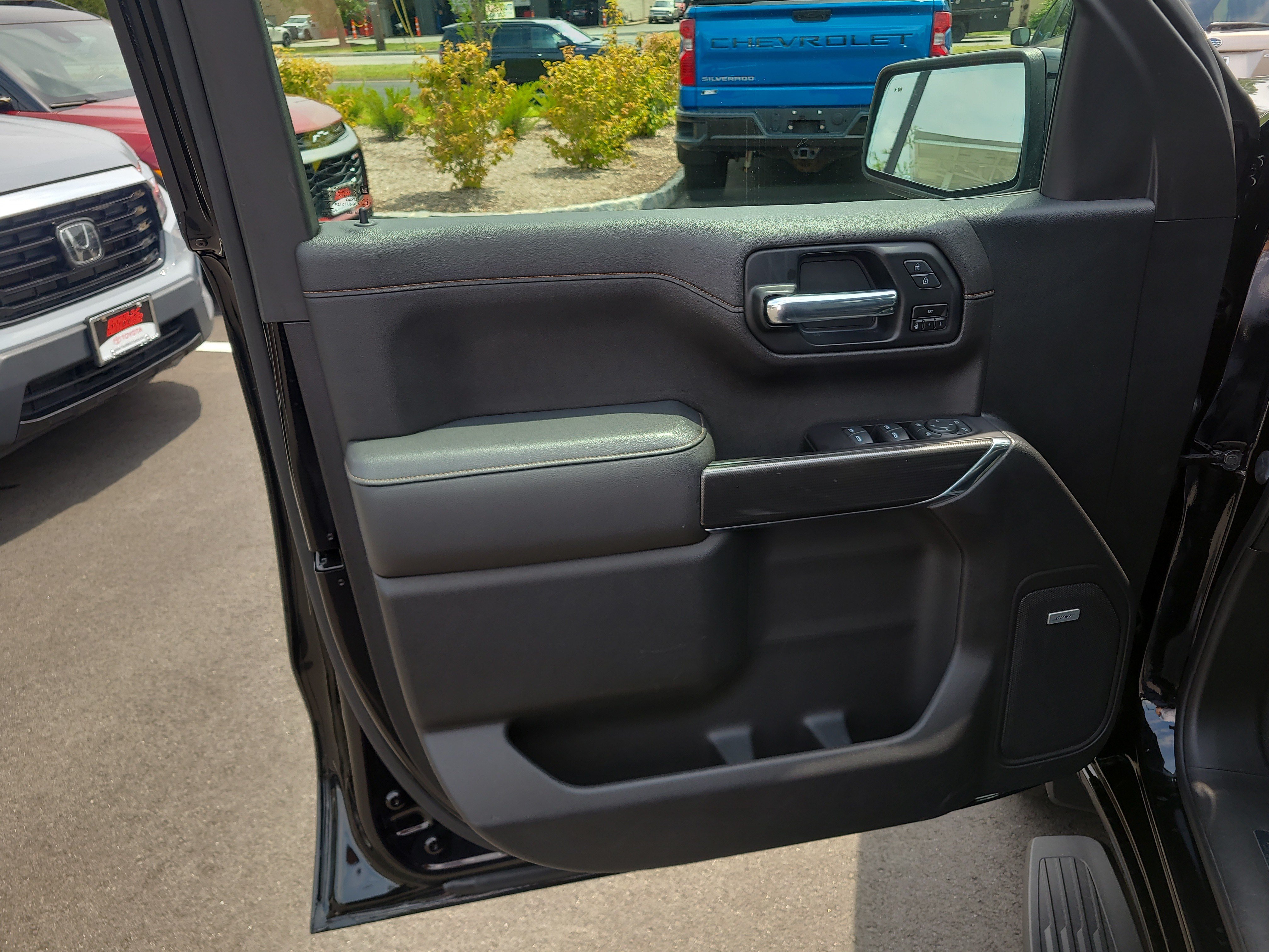 Used 2020 GMC Sierra 1500 AT4 w/ AT4 Premium Package AWD/4WD image 14