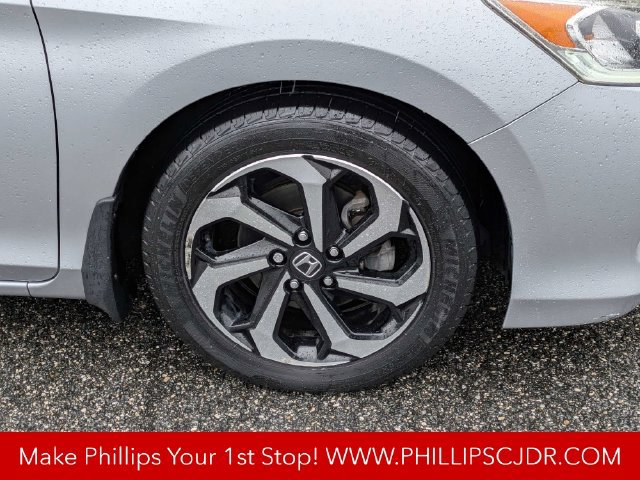 Used 2017 Honda Accord EX-L image 10