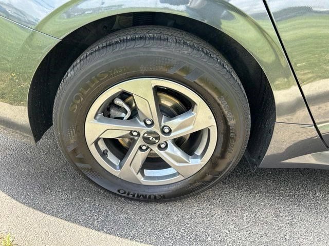 Used 2024 Kia K5 LXS FWD image 47