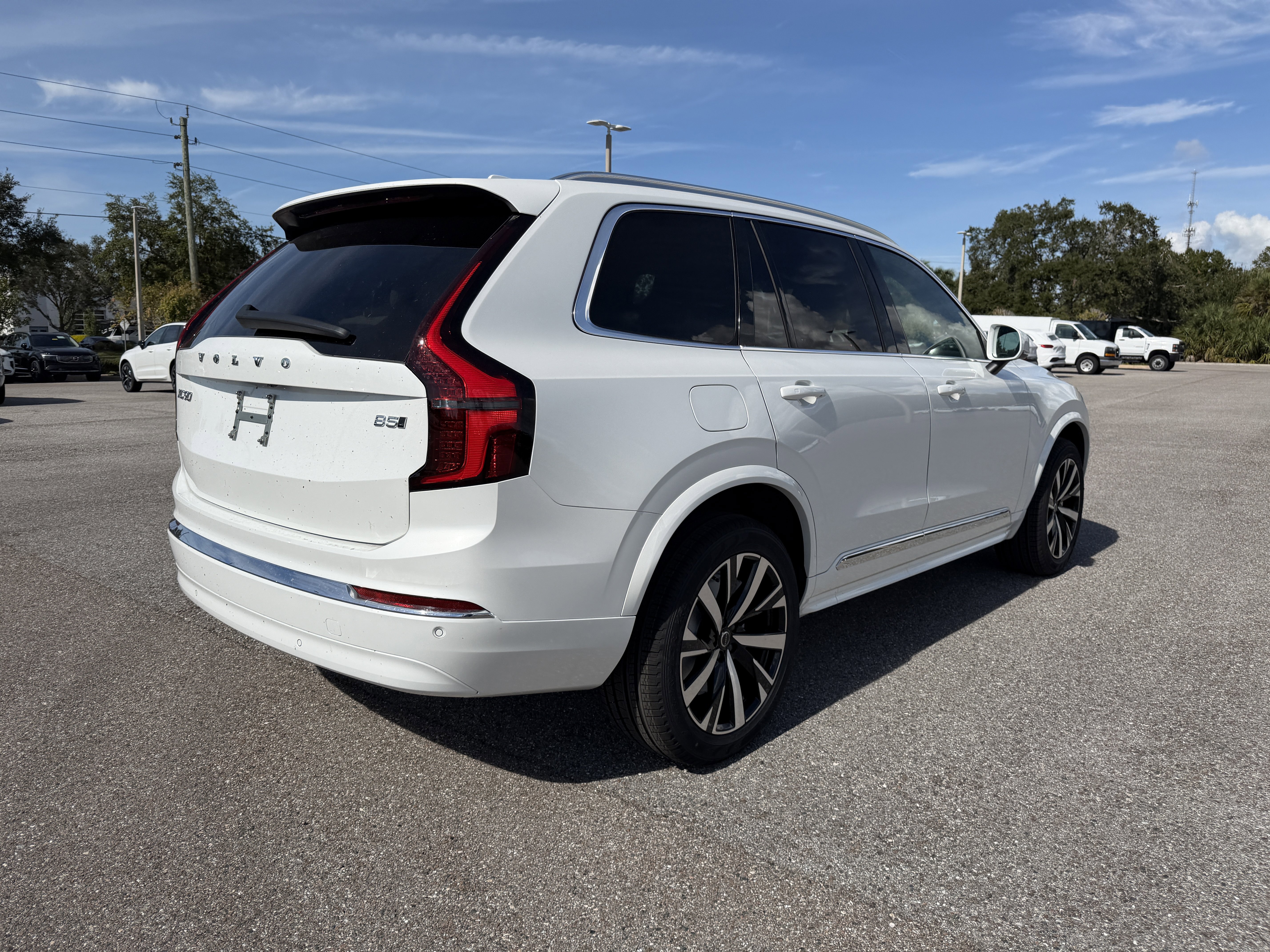 New 2026 Volvo XC90 B5 Core w/ Protection Package image 3