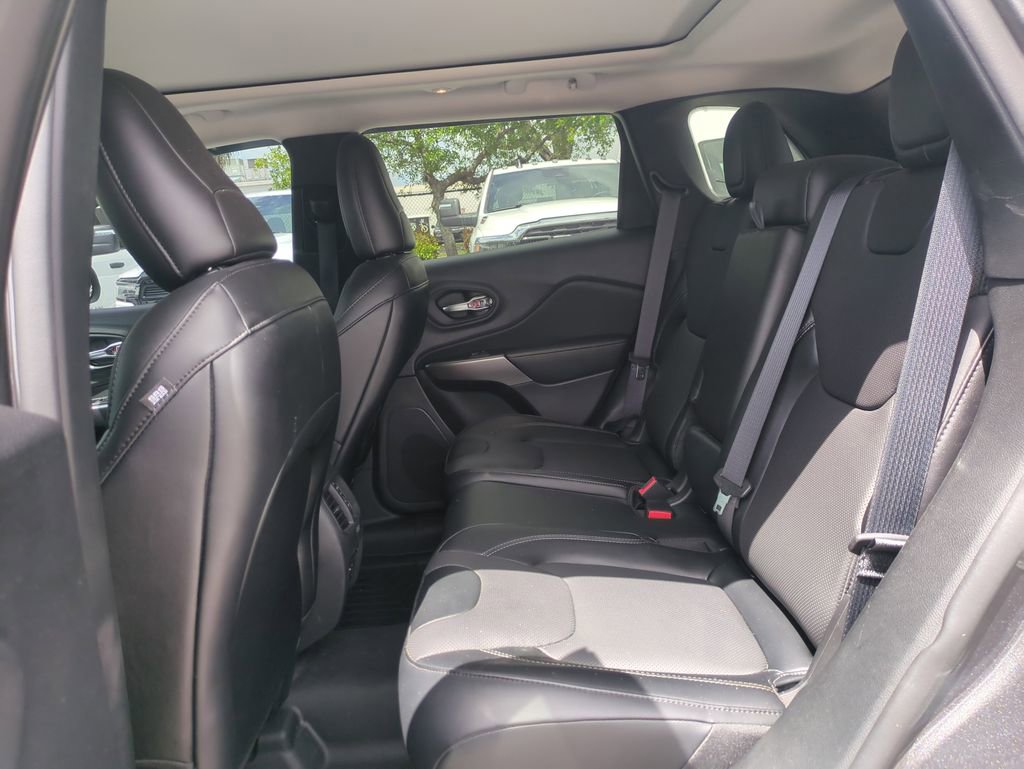 Used 2022 Jeep Cherokee Limited w/ Elite Package AWD/4WD image 16