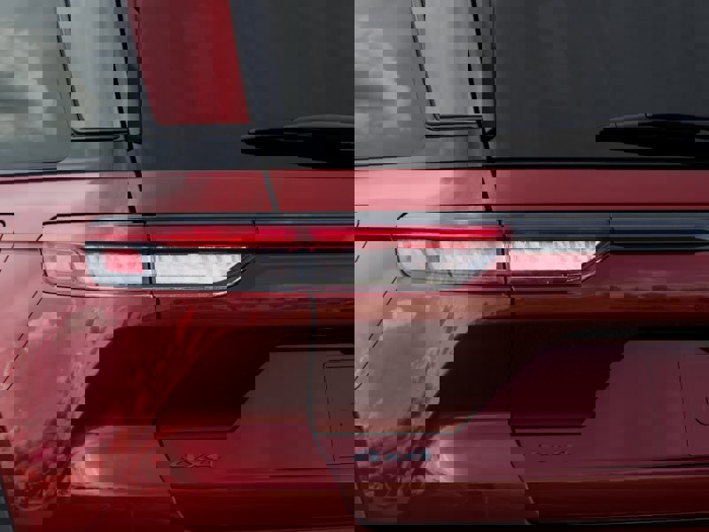 New 2025 Jeep Grand Cherokee Limited w/ Black Appearance Package image 33