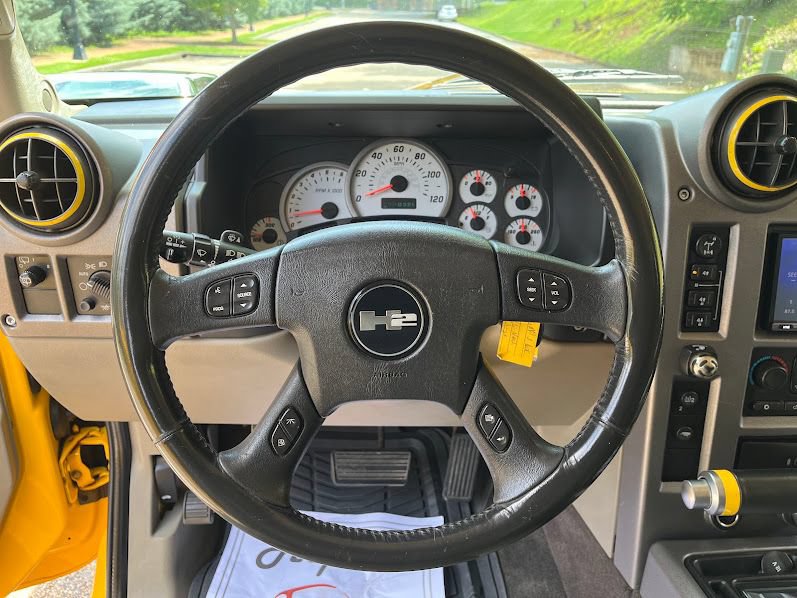 Used 2004 HUMMER H2 w/ Preferred Equipment Group AWD/4WD image 12