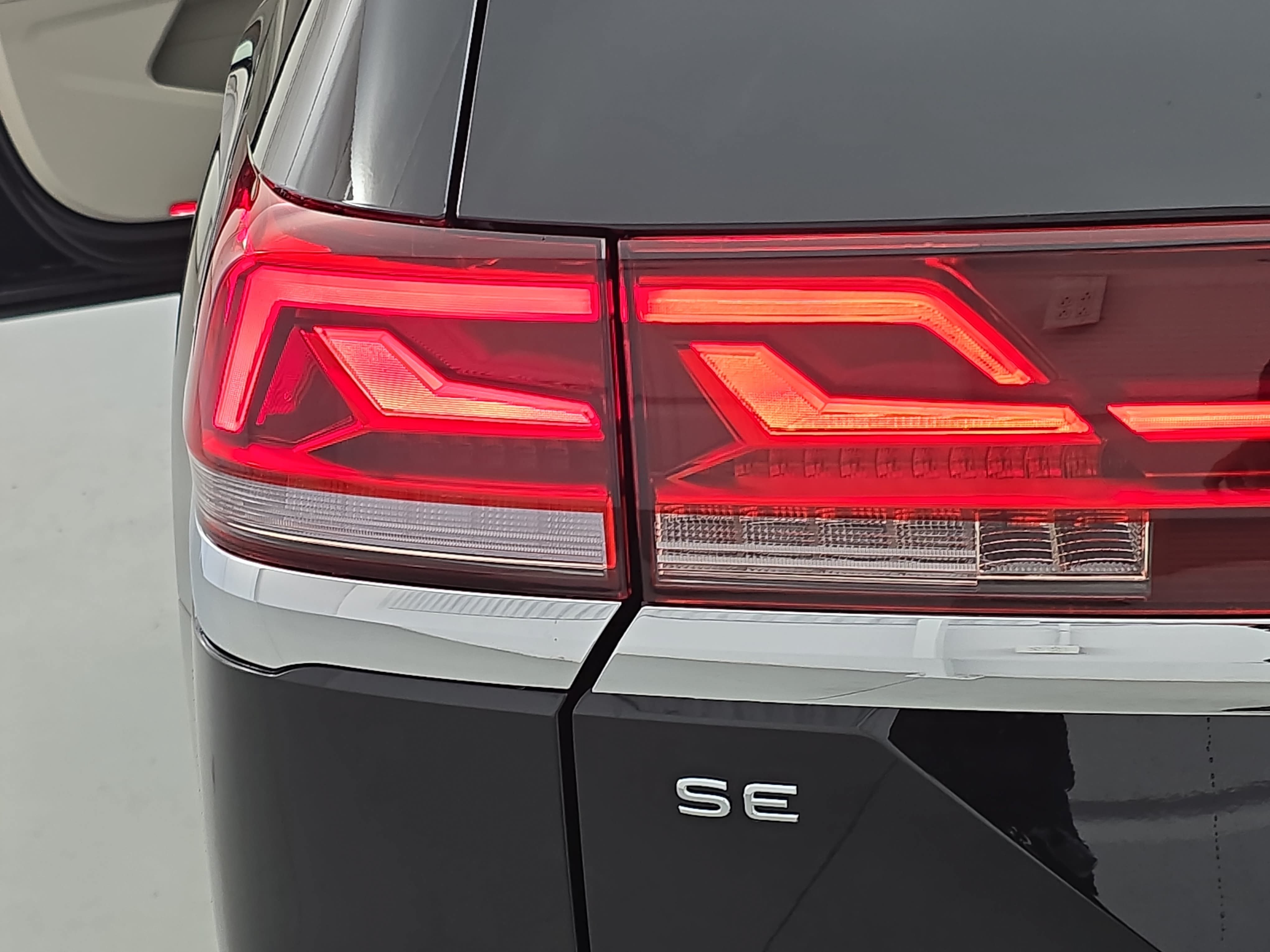 New 2026 Volkswagen Atlas SE FWD image 36