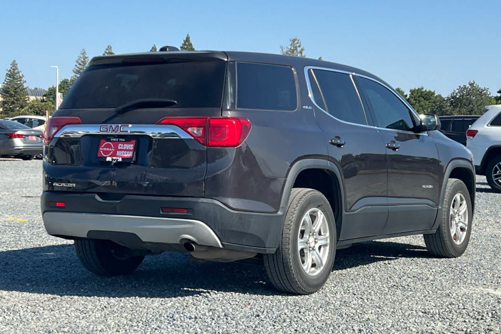 Used 2018 GMC Acadia SLE FWD image 3