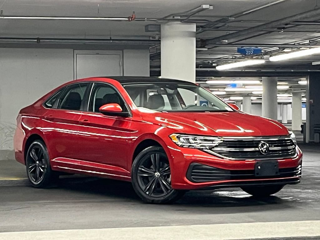 Used 2024 Volkswagen Jetta SE FWD image 2