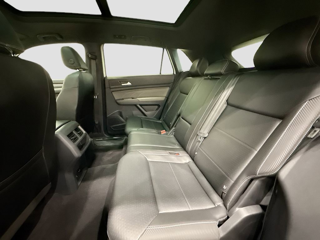Used 2022 Volkswagen Atlas Cross Sport SEL R-Line image 11