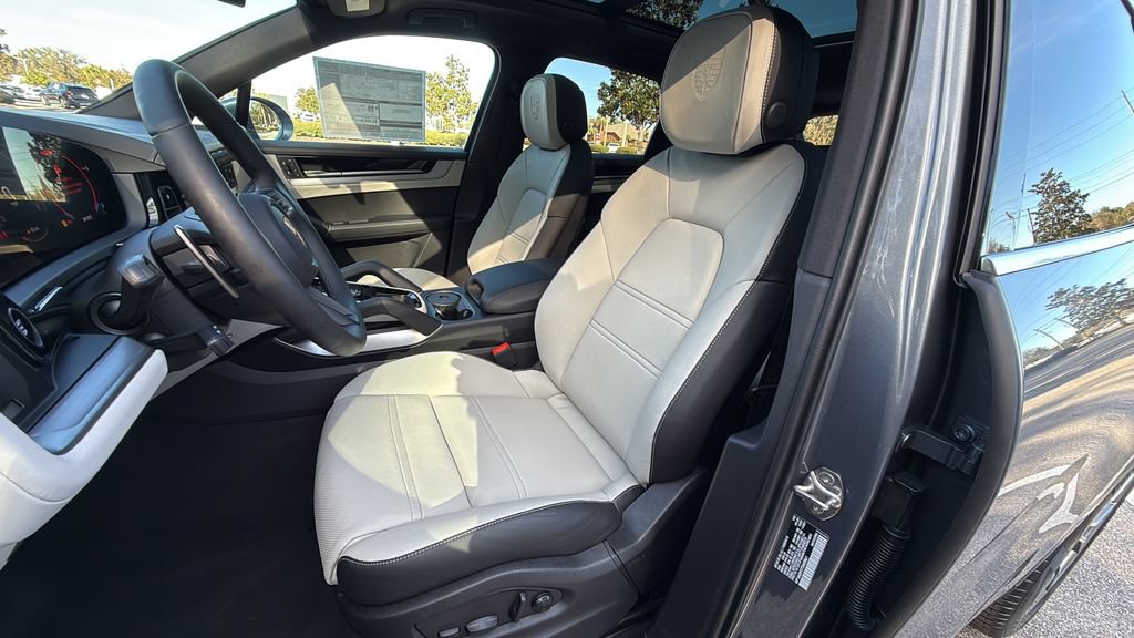 New 2026 Porsche Cayenne AWD/4WD image 5