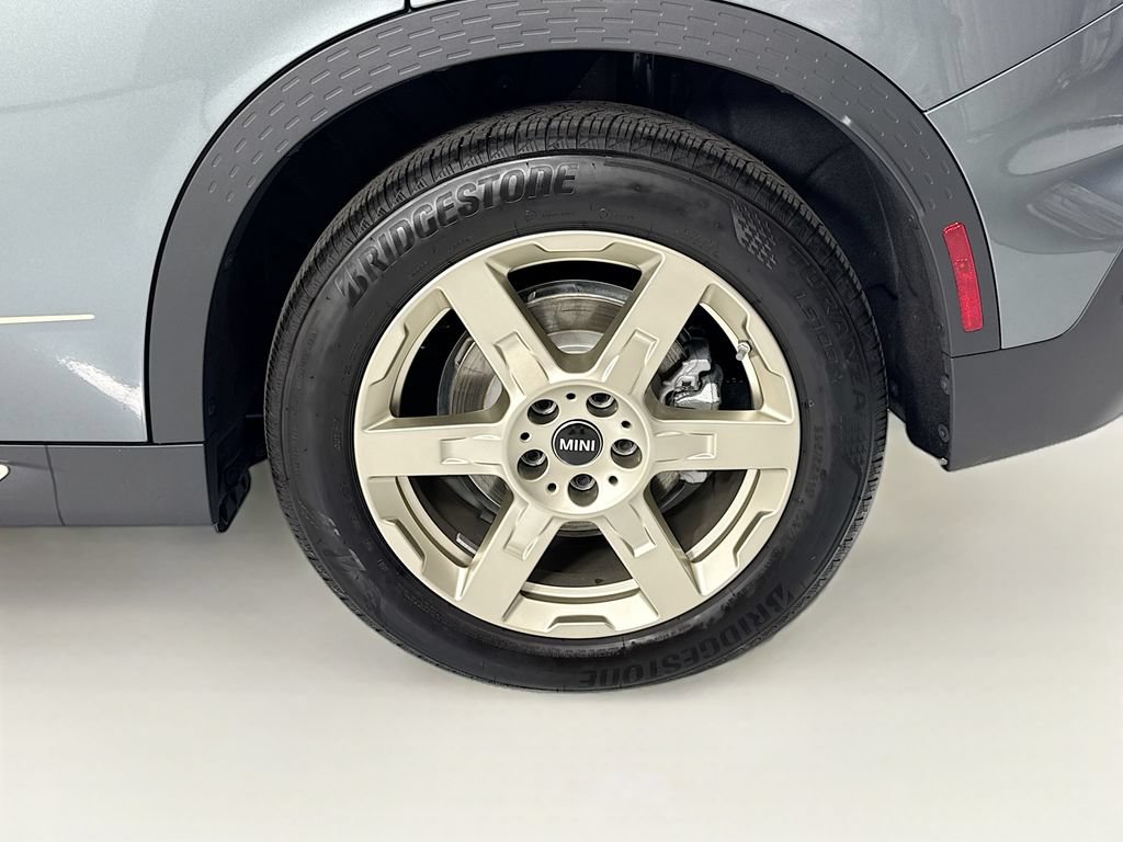 Certified 2025 MINI Cooper Countryman SE w/ Comfort Package Max AWD/4WD image 32
