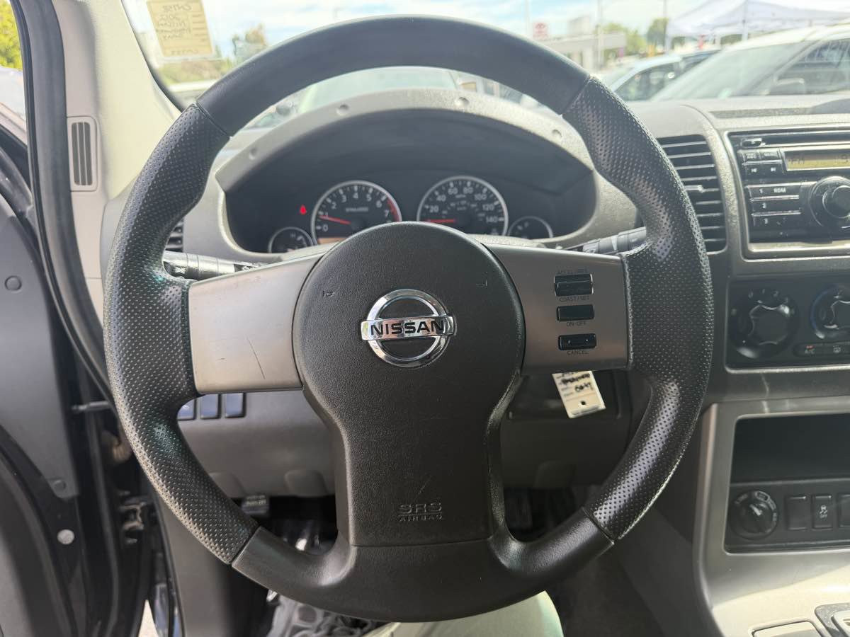 Used 2012 Nissan Pathfinder S image 17