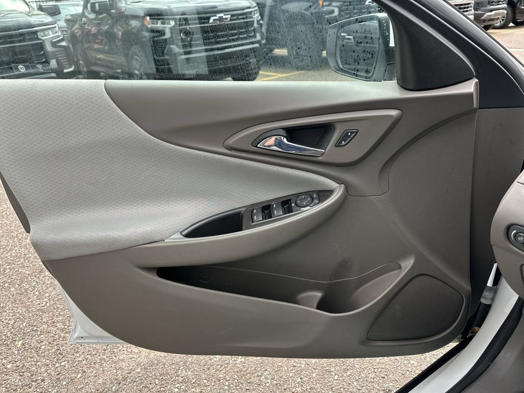 Used 2024 Chevrolet Malibu LT FWD image 30
