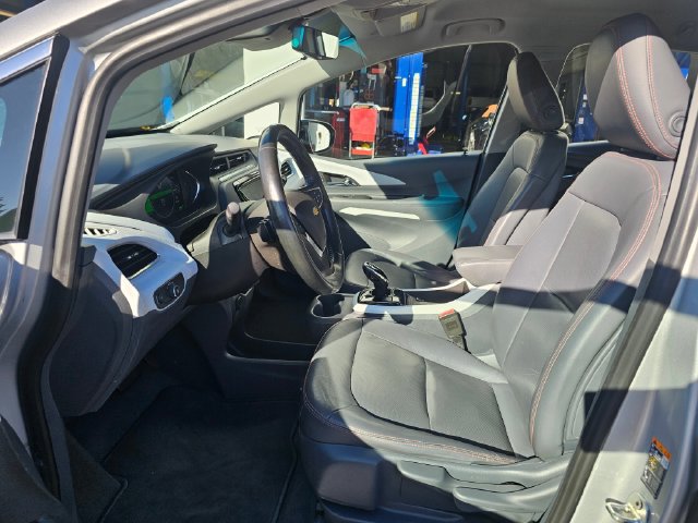 Used 2017 Chevrolet Bolt Premier w/ Driver Confidence II Package FWD image 24