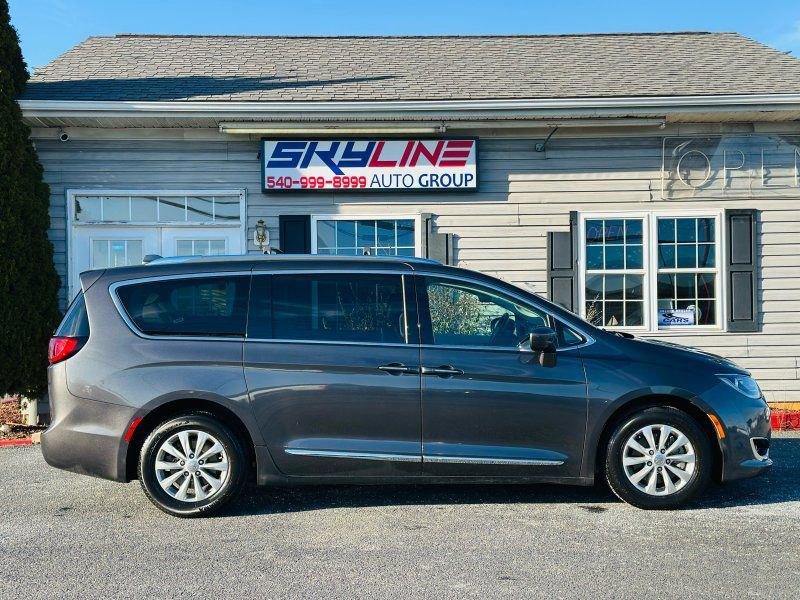 Used 2018 Chrysler Pacifica Touring-L