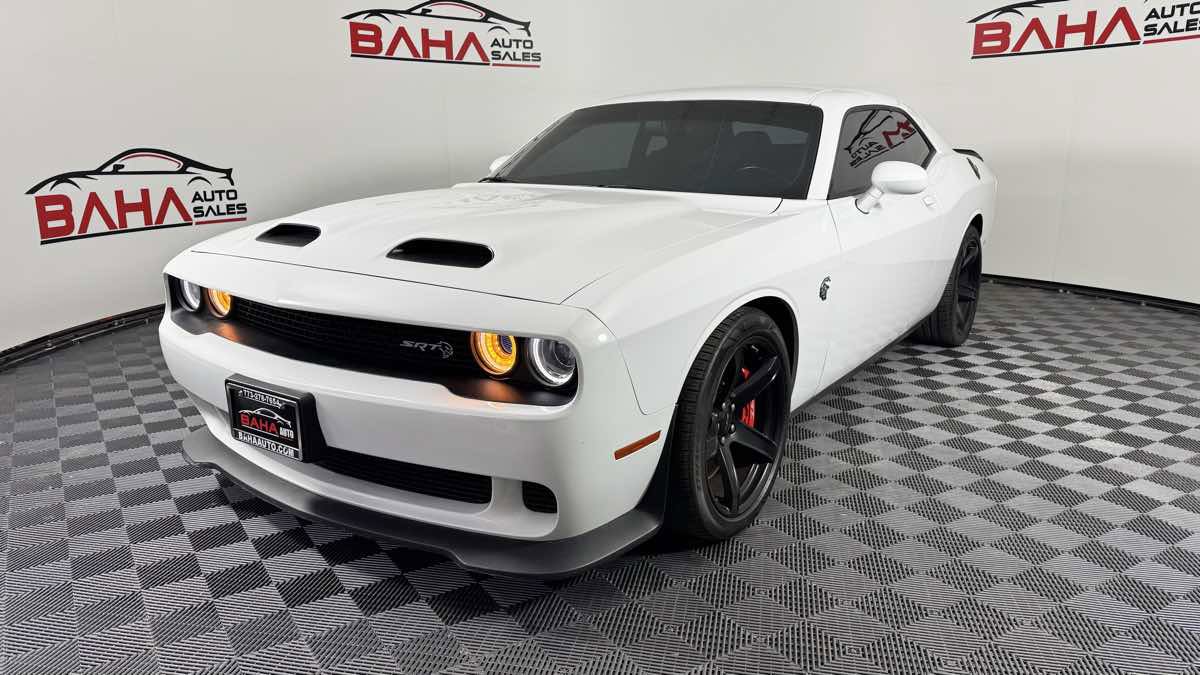 Used 2022 Dodge Challenger SRT Hellcat w/ Plus Package RWD image 3