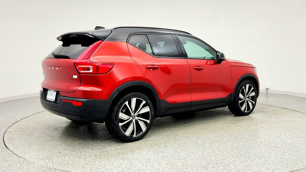 Used 2021 Volvo XC40 P8 Recharge image 5