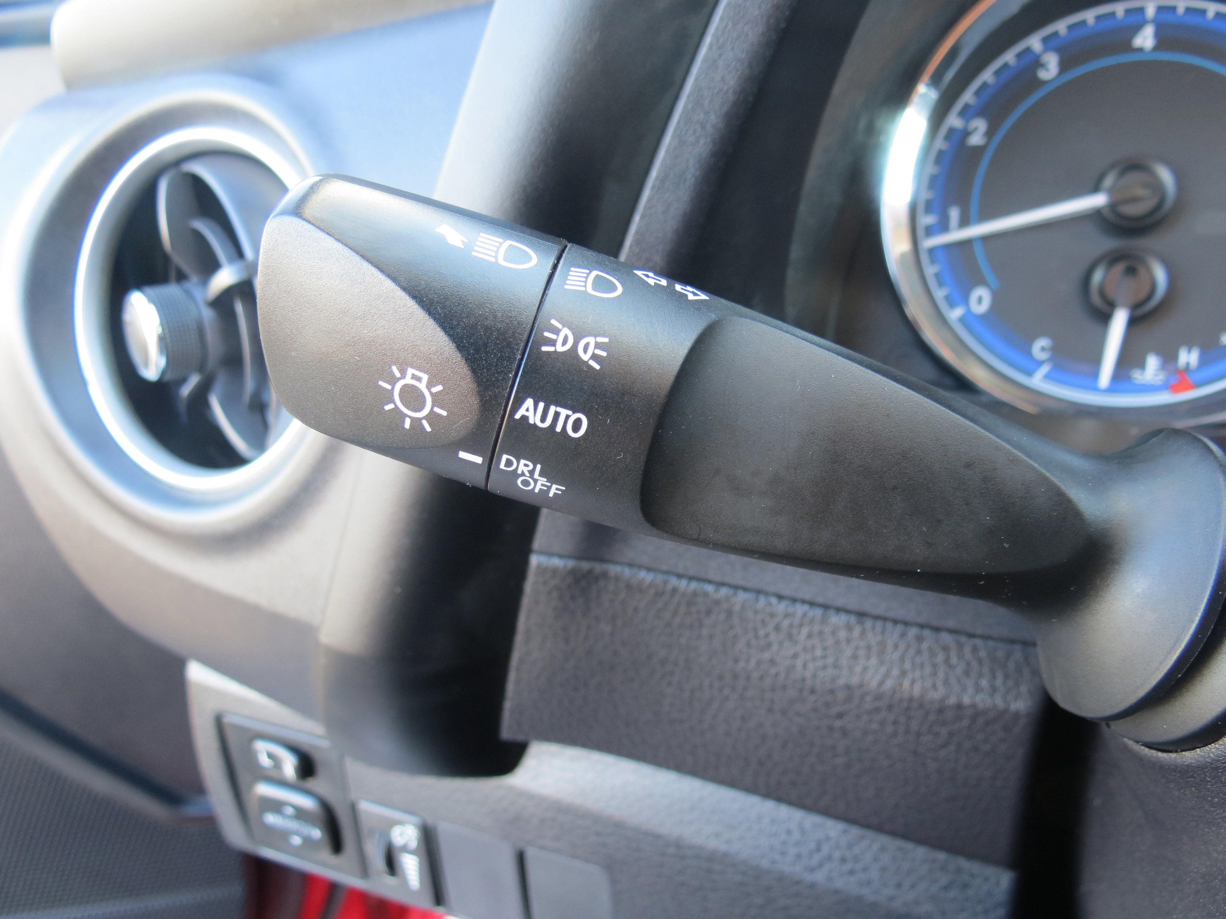 Used 2017 Toyota Corolla SE image 13