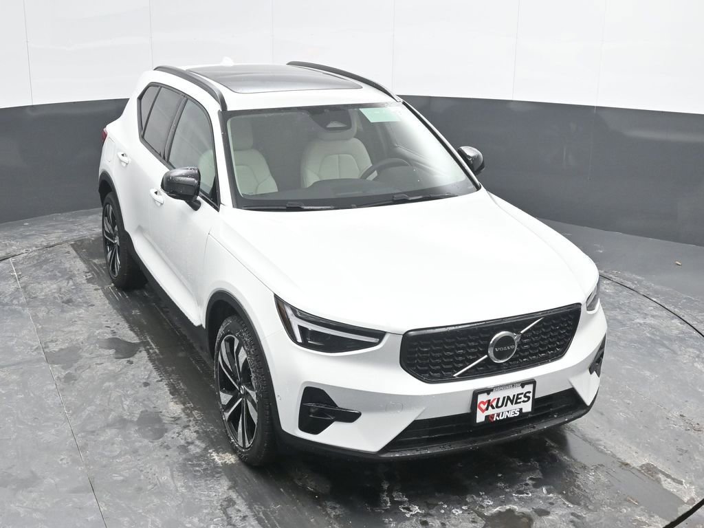 New 2026 Volvo XC40 B5 Ultra w/ Protection Package Premier image 32