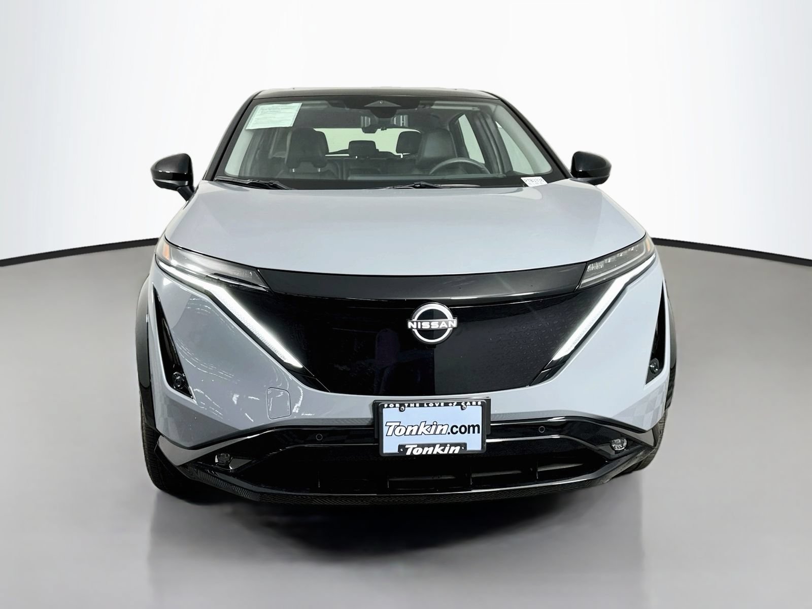 Used 2024 Nissan Ariya AWD image 2