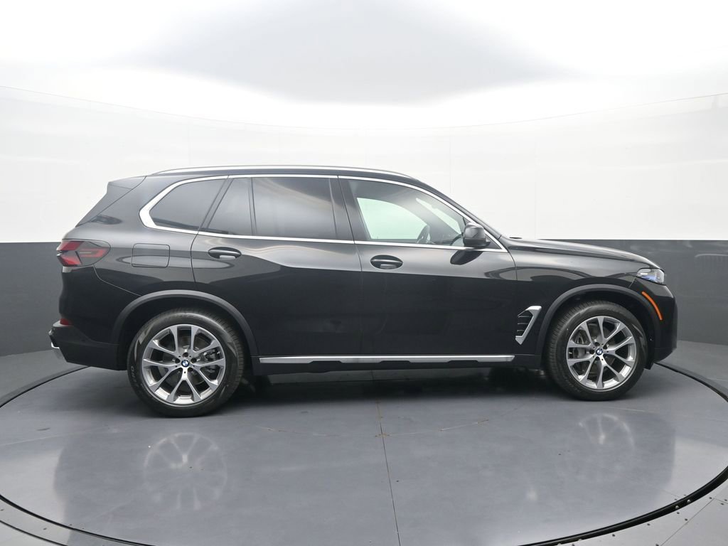 New 2026 BMW X5 xDrive40i w/ Premium Package image 8