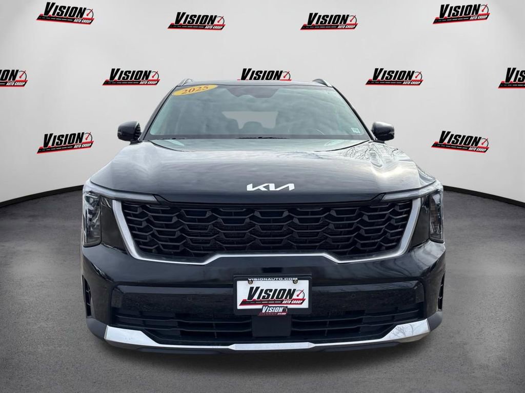 Used 2025 Kia Sorento S image 2