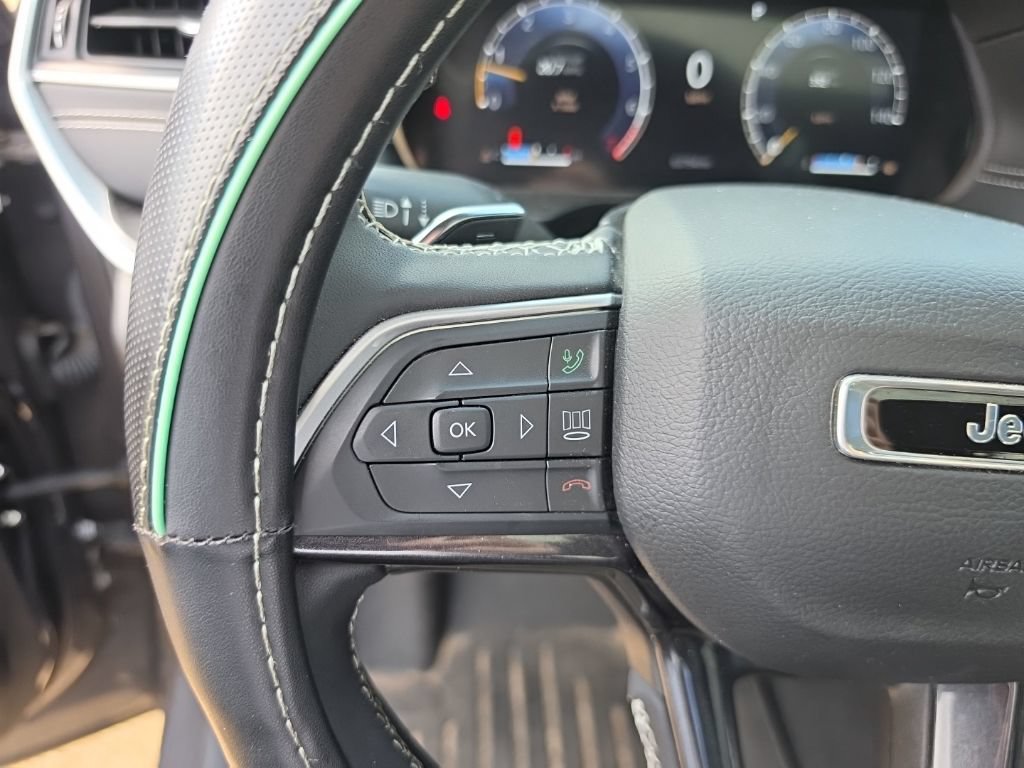 Used 2023 Jeep Grand Cherokee Altitude AWD/4WD image 22