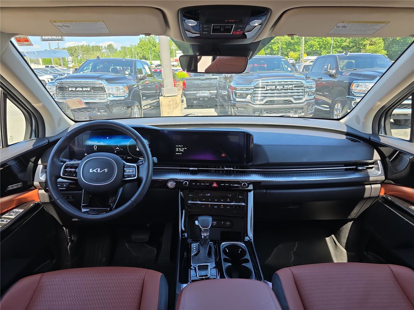 Used 2024 Kia Carnival SX Prestige FWD image 14