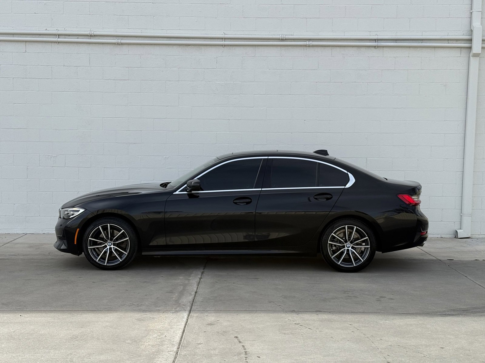 Used 2020 BMW 330i xDrive Sedan AWD/4WD image 4