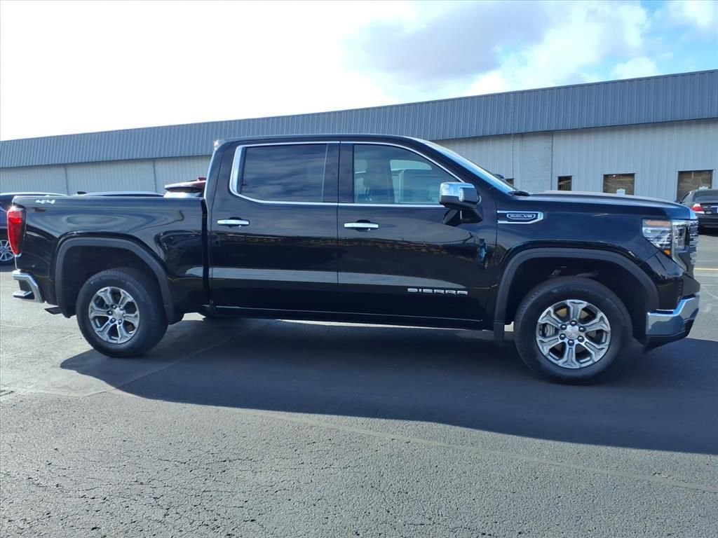 Used 2025 GMC Sierra 1500 SLT image 2