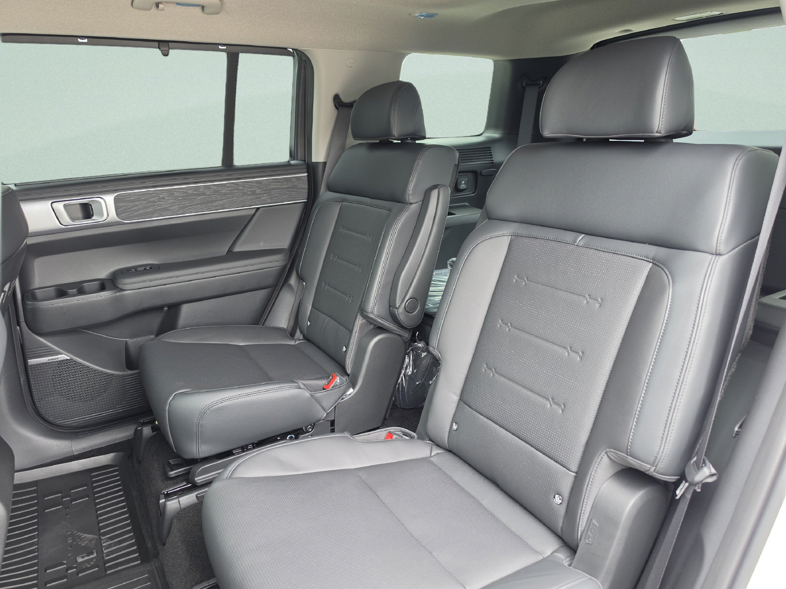 New 2027 Hyundai Santa Fe Limited FWD image 20